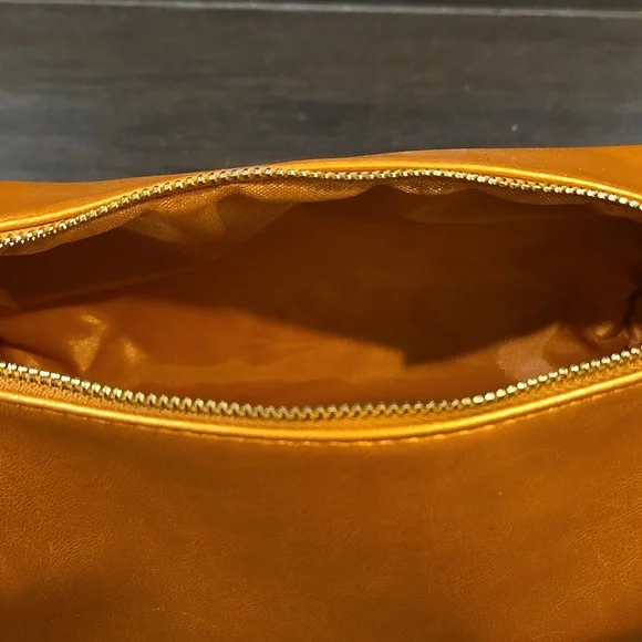 Chantecaille Cosmetics Pouch NWOT - Picture 3 of 7